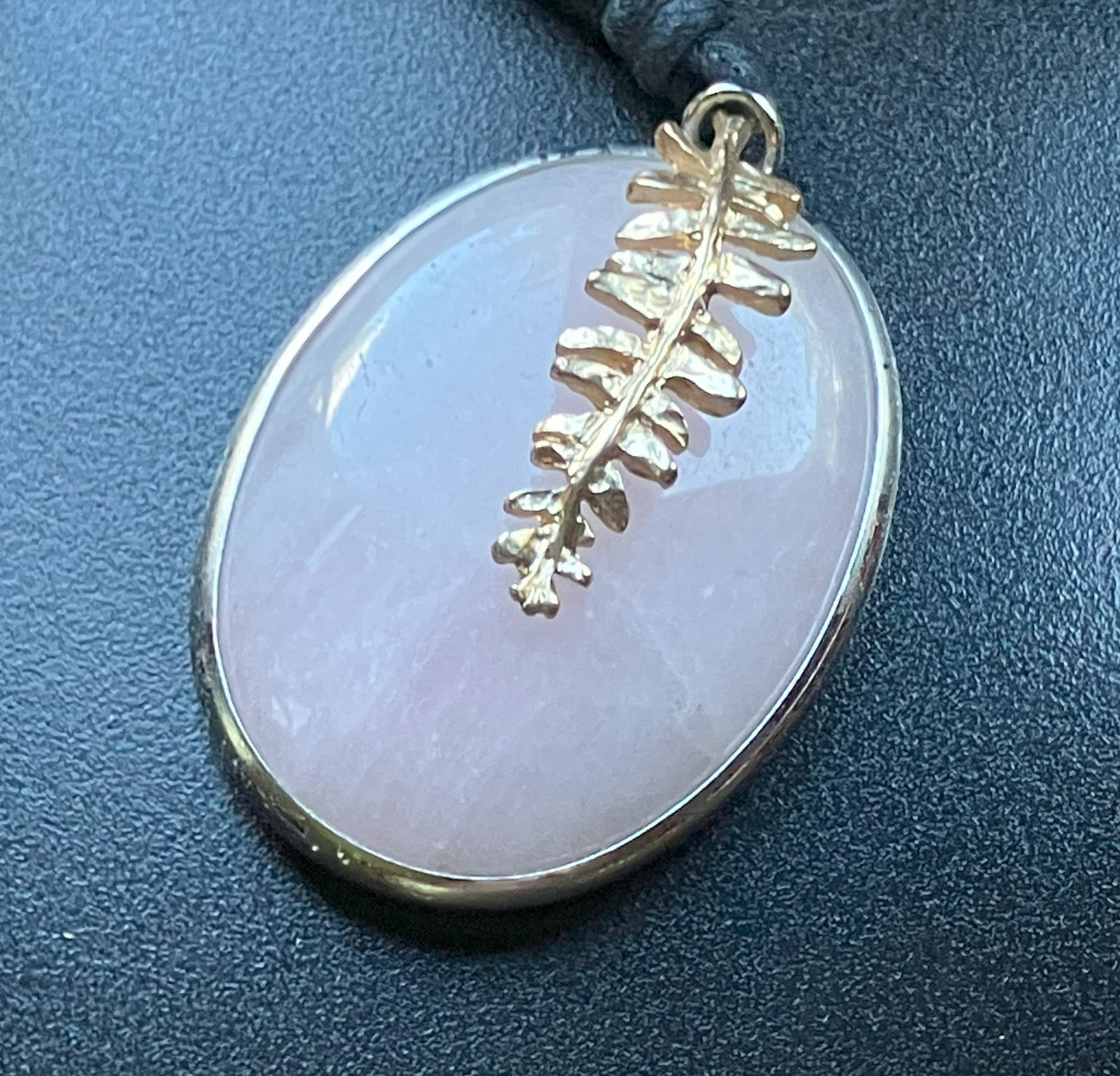Vintage Pink Quartz Pendant Necklace: Vintage Pink Quartz Pendant Necklace