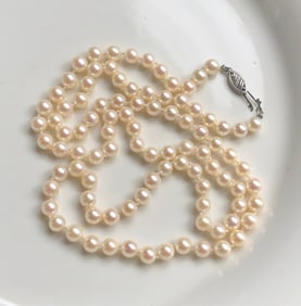 14K Gold Clasp Sea Pearl Necklace