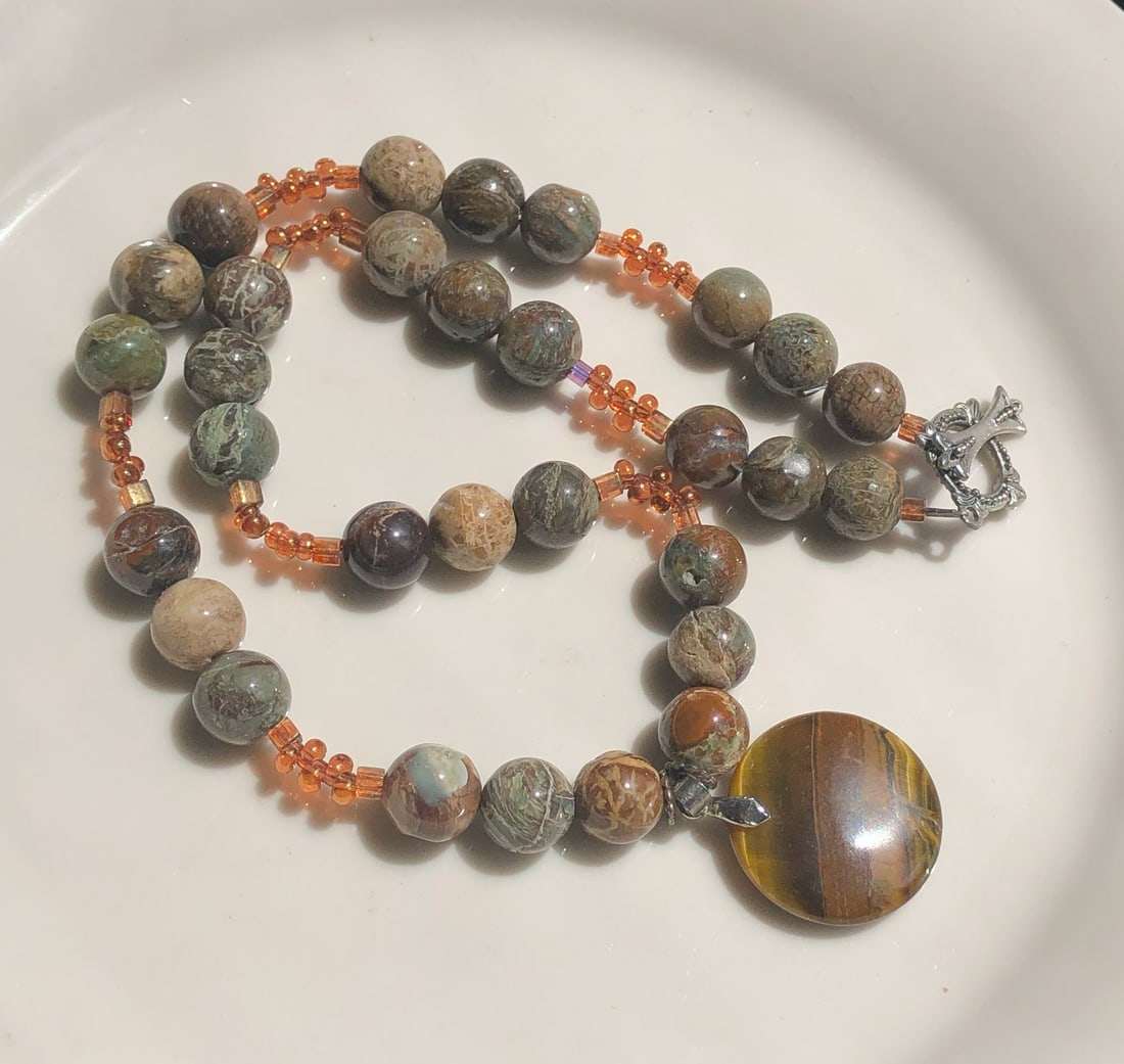 Vintage Necklace: Vintage Necklace