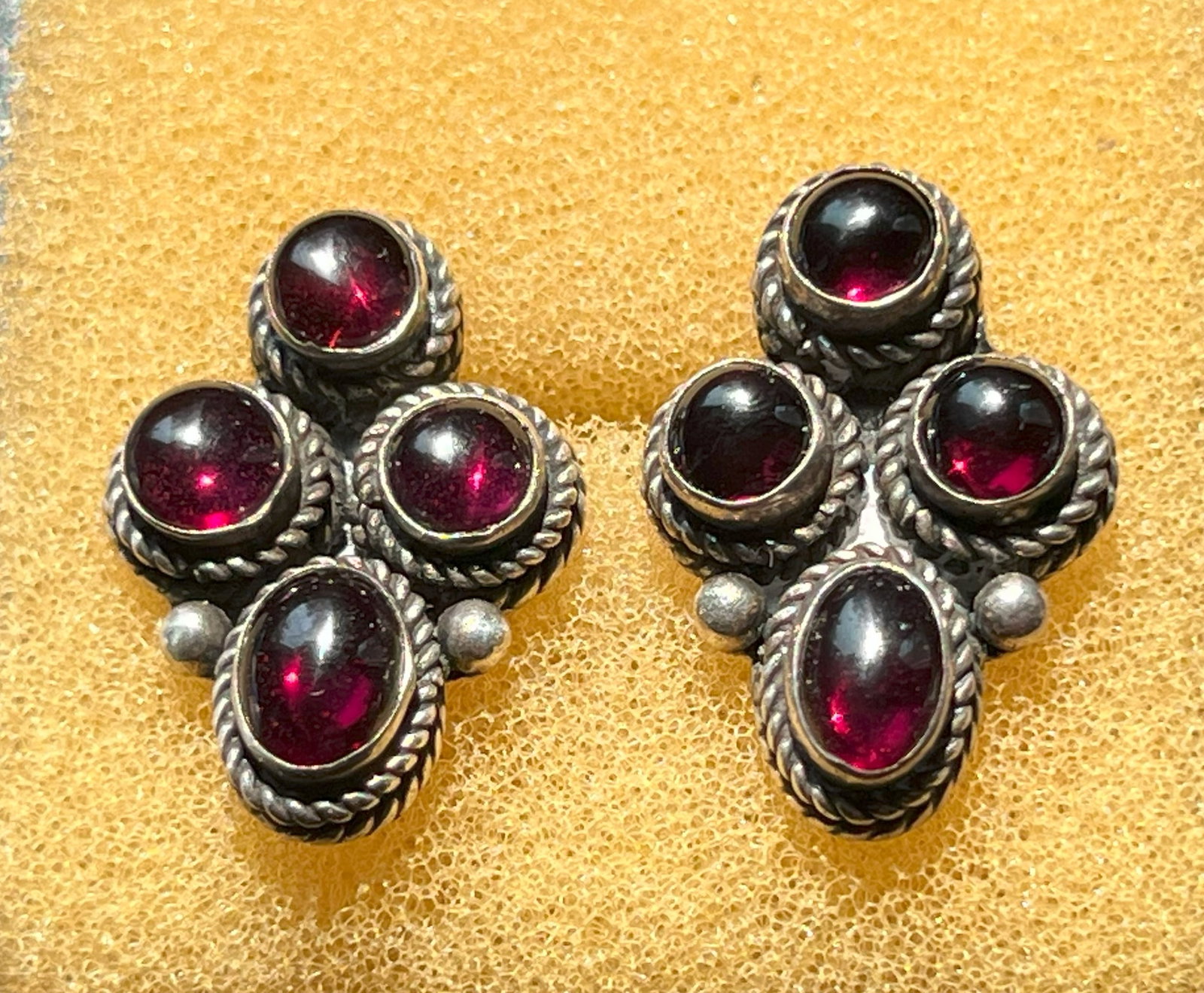 Pair of Siver Garnet Earrings: Pair of Siver Garnet Earrings