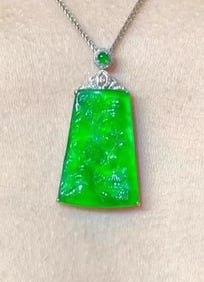 18K Gold Natural Jadeite Pendant