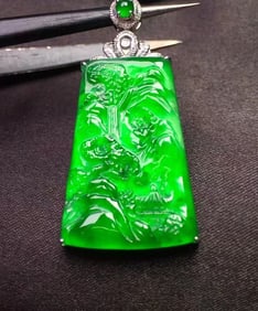 18K Gold Natural Jadeite Pendant