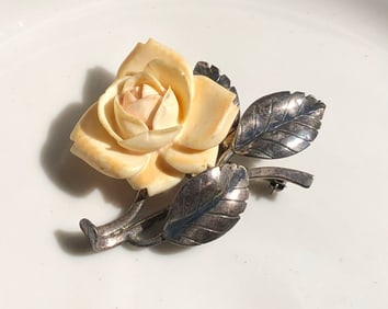 Vintage Flower Silver Brooch Pin