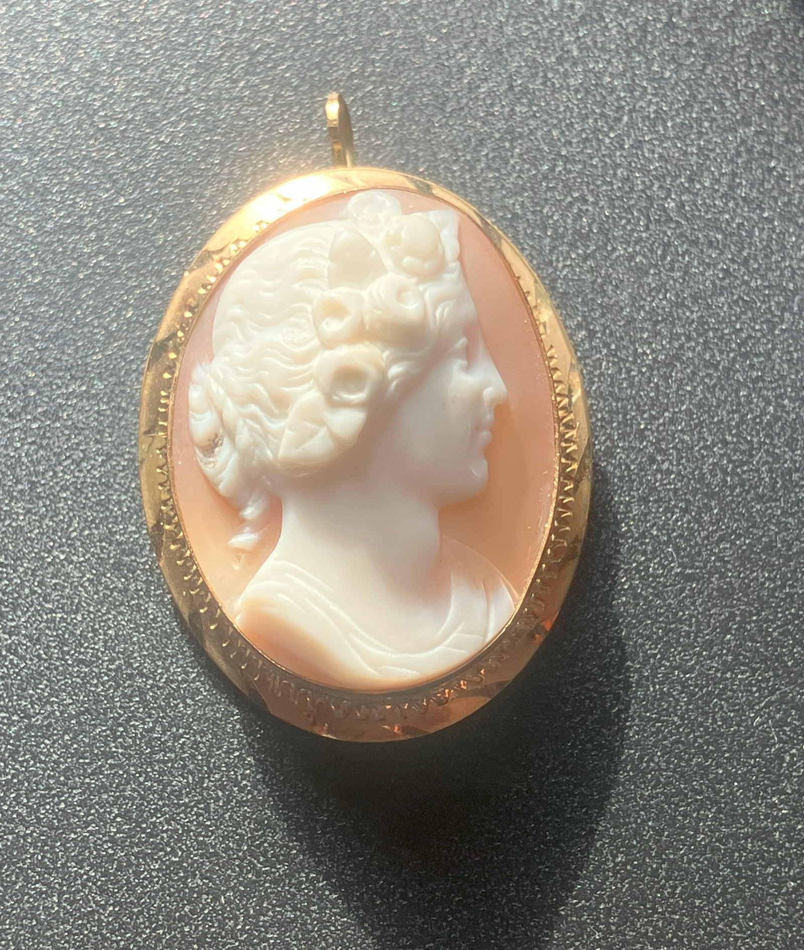 Vintage Gold Filled Cameo Pendant and Brooch: Vintage Gold Filled Cameo Pendant and Brooch