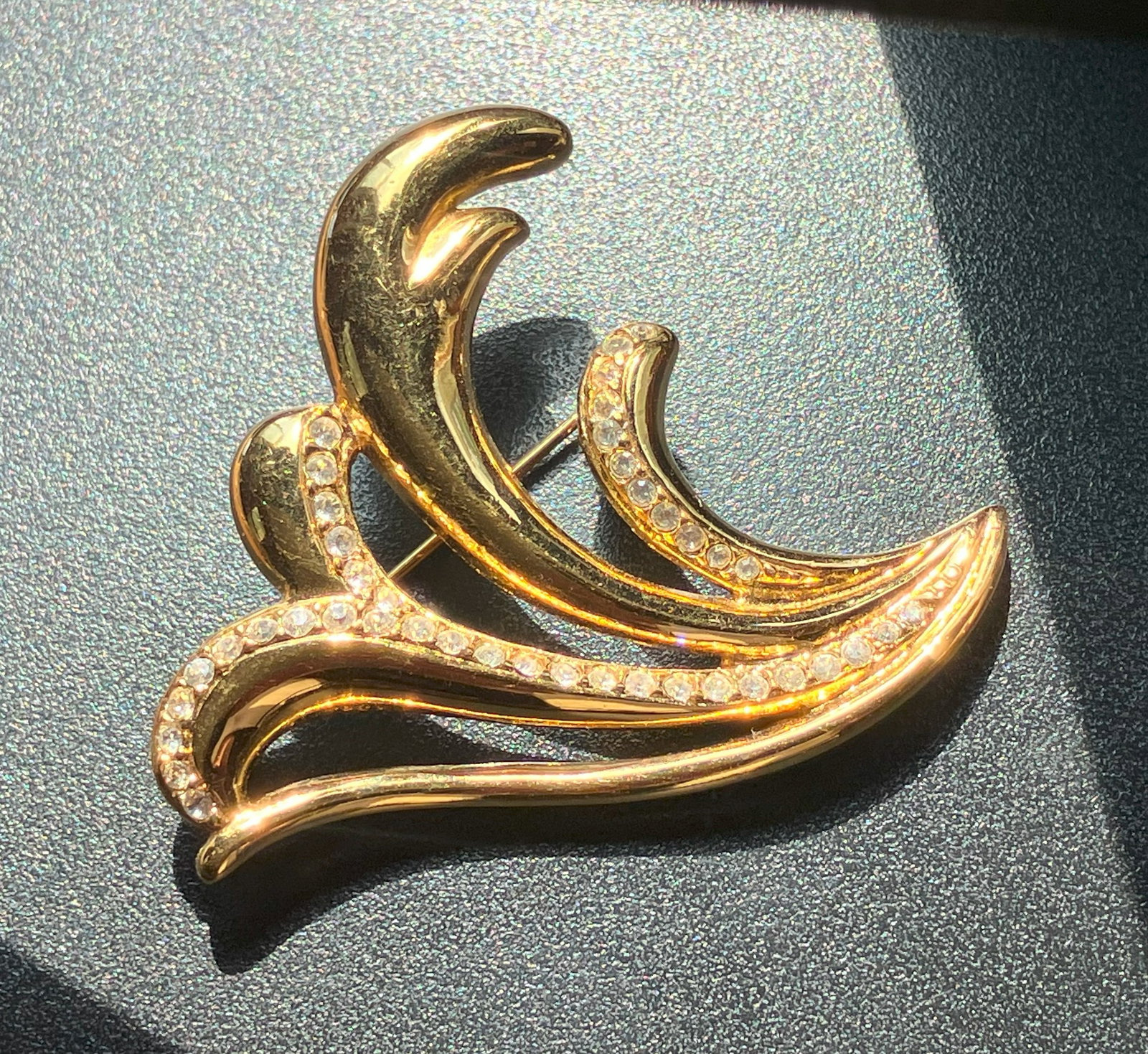Vintage Gold Filled Brooch Pin: Vintage Gold Filled Brooch Pin