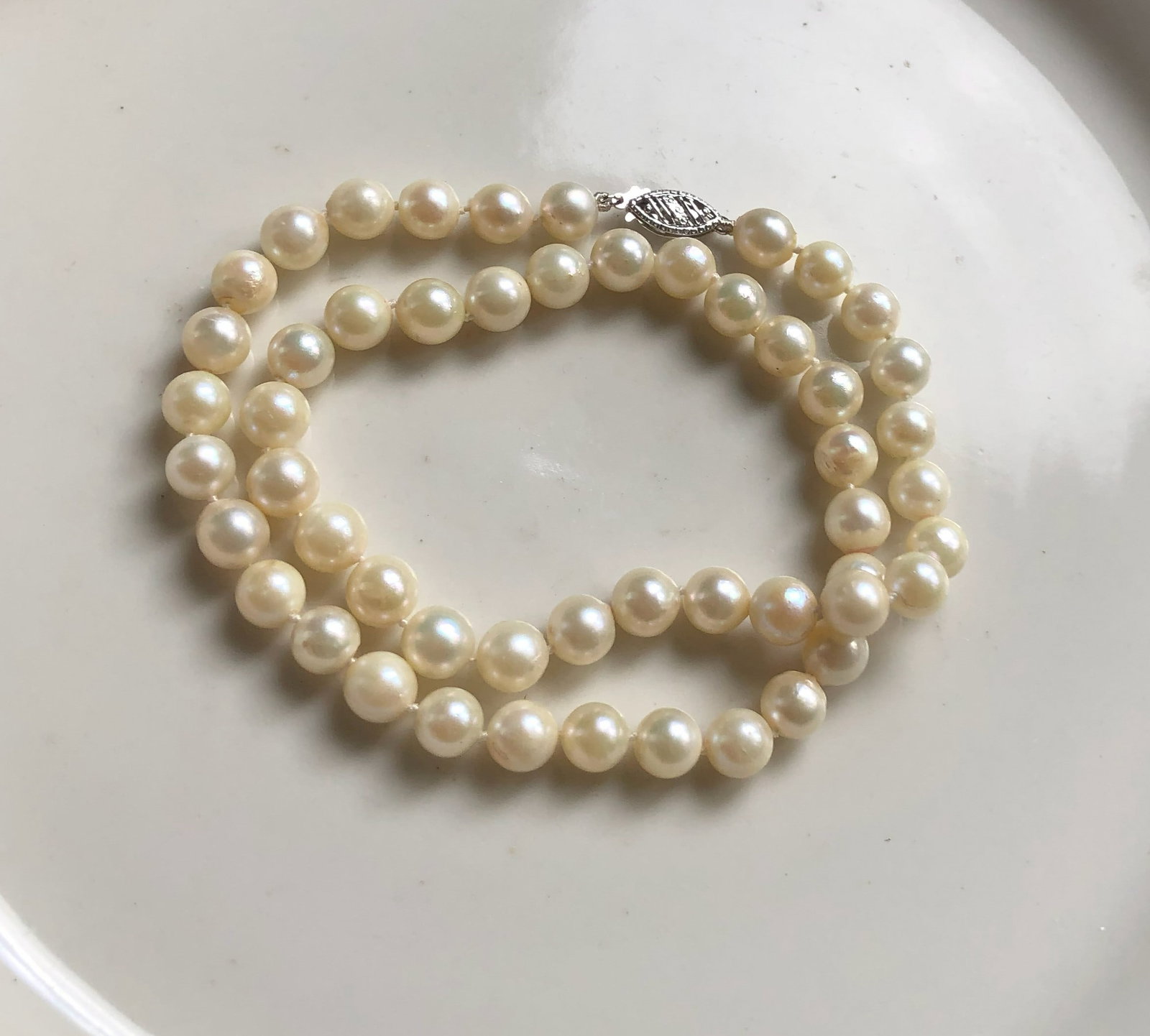 14K Gold Clasp Sea Pearl Necklace: 14K Gold Clasp Sea Pearl Necklace