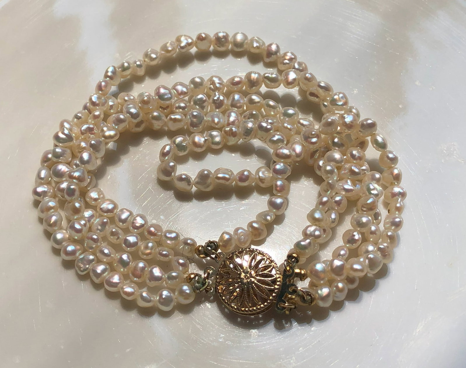 Vintage Pearl Bracelet with 14K Gold Clasp: Vintage Pearl Bracelet with 14K Gold Clasp