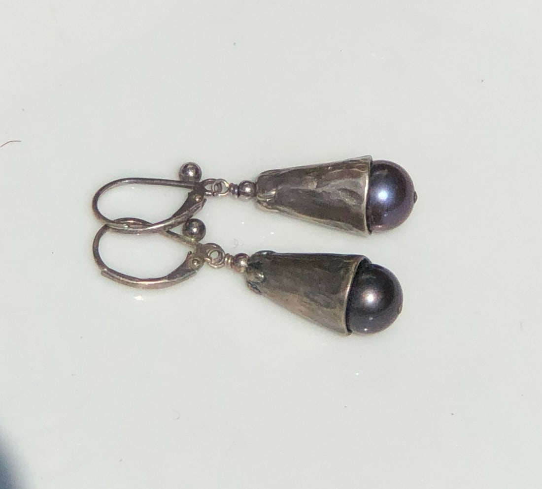 Pair of Silver Pearl Earrings: Pair of Silver Pearl Earrings