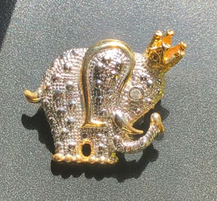 Vintage Elephant Brooch Pin