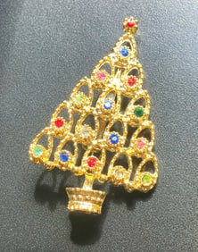 Vintage Elephant Brooch Pin