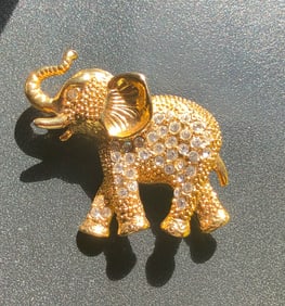 Vintage Elephant Brooch Pin