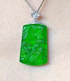 18K Gold Natural Jadeite Pendant