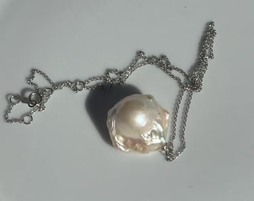 Vintage silver Pearl Necklace