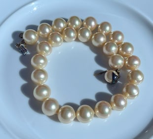 MA JORICA Faux Pearl Necklace with Silver Clasp