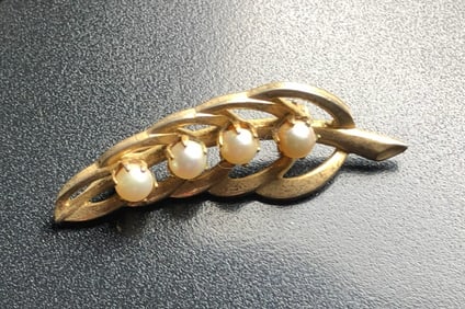 Gold Filled Leaf Pearl Brooch