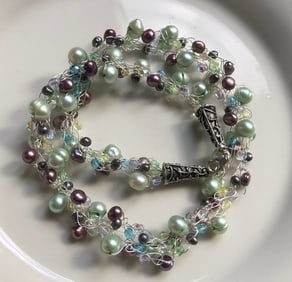 Vintage Pearl Neclace with silver clasp