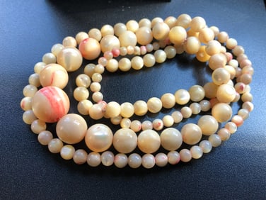 Antique mother of Pearl Necklace