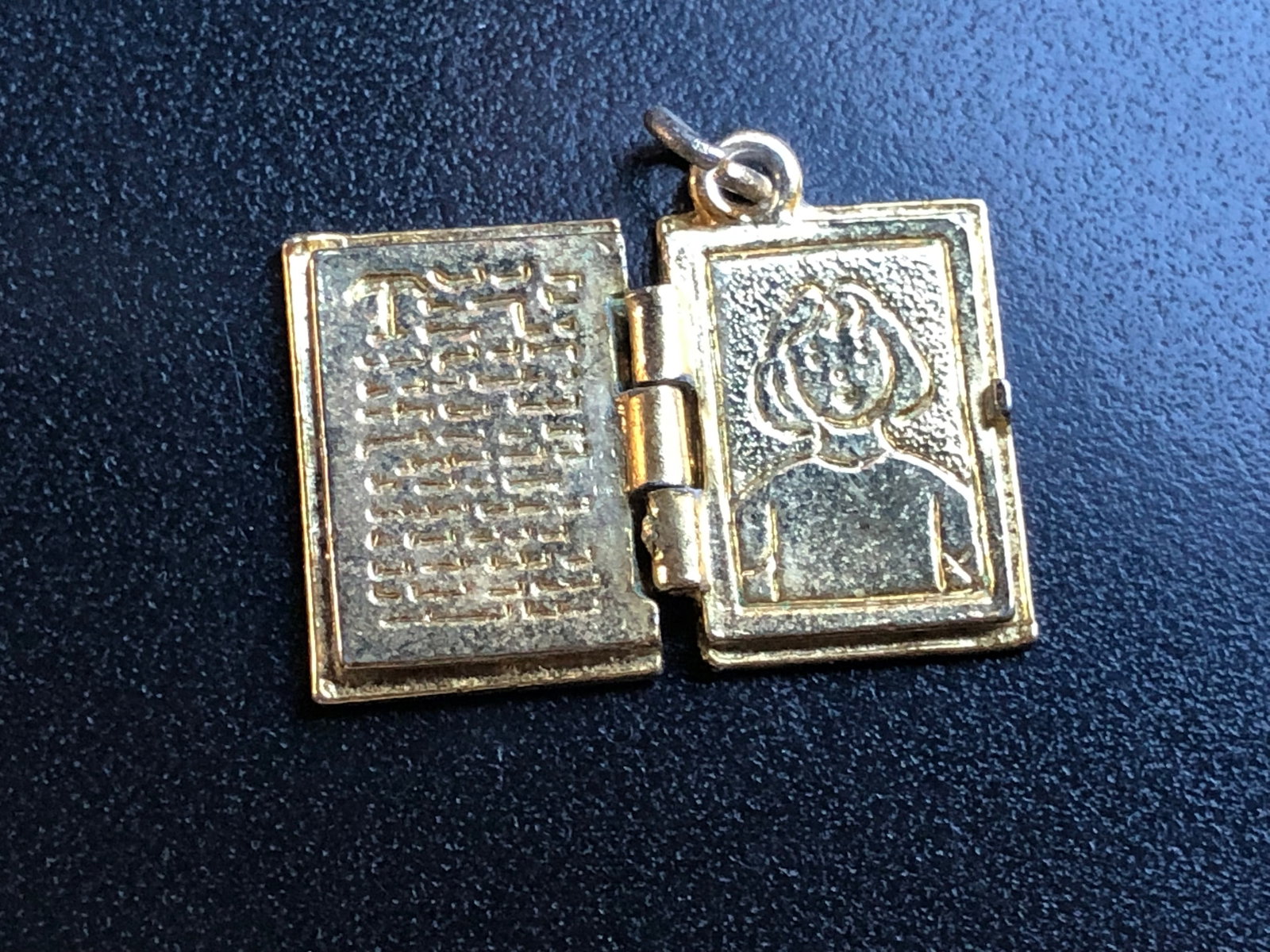 Vintage Pendant: Vintage Pendant