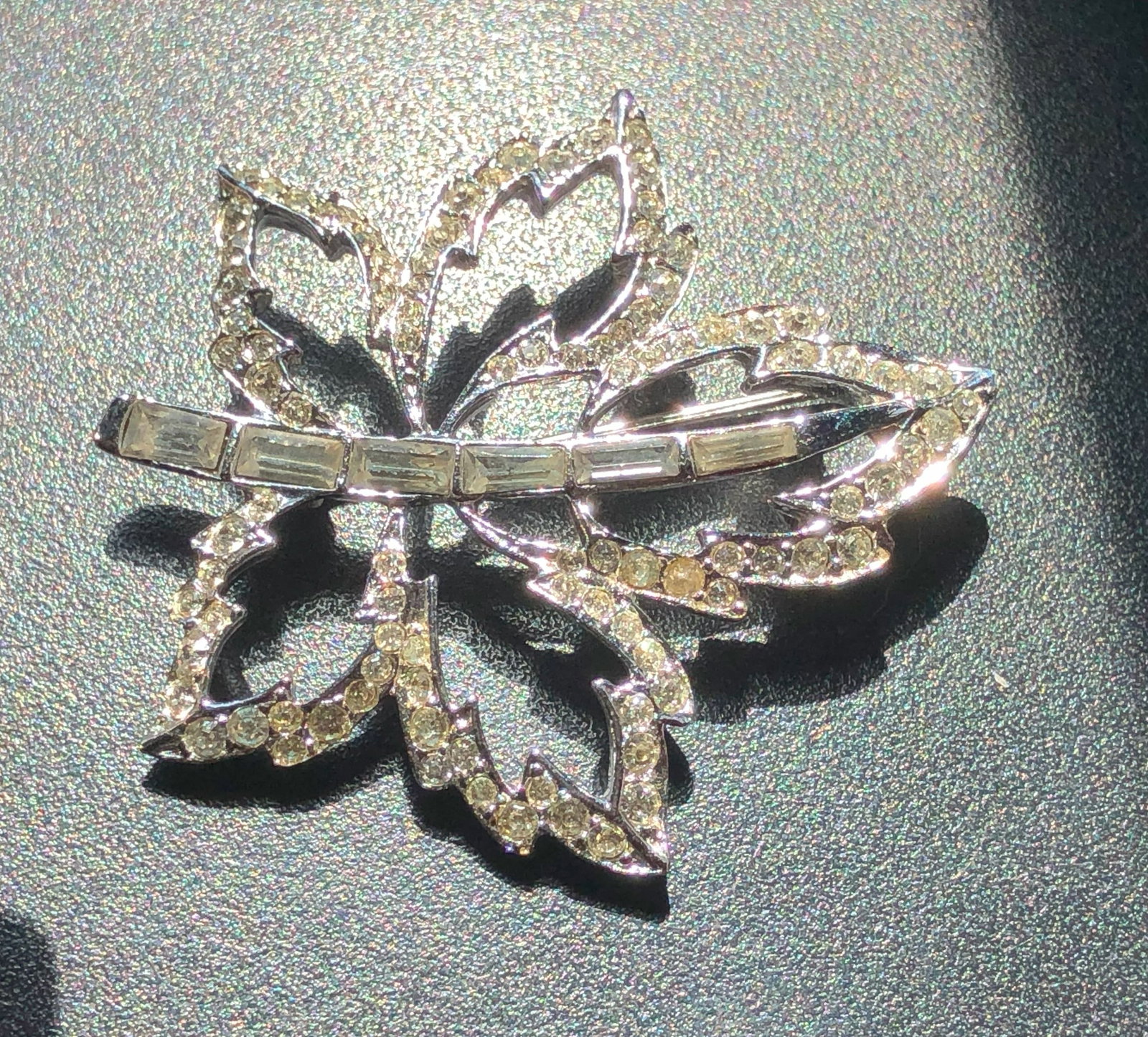Vintage Brooch Pin: Vintage Brooch Pin
