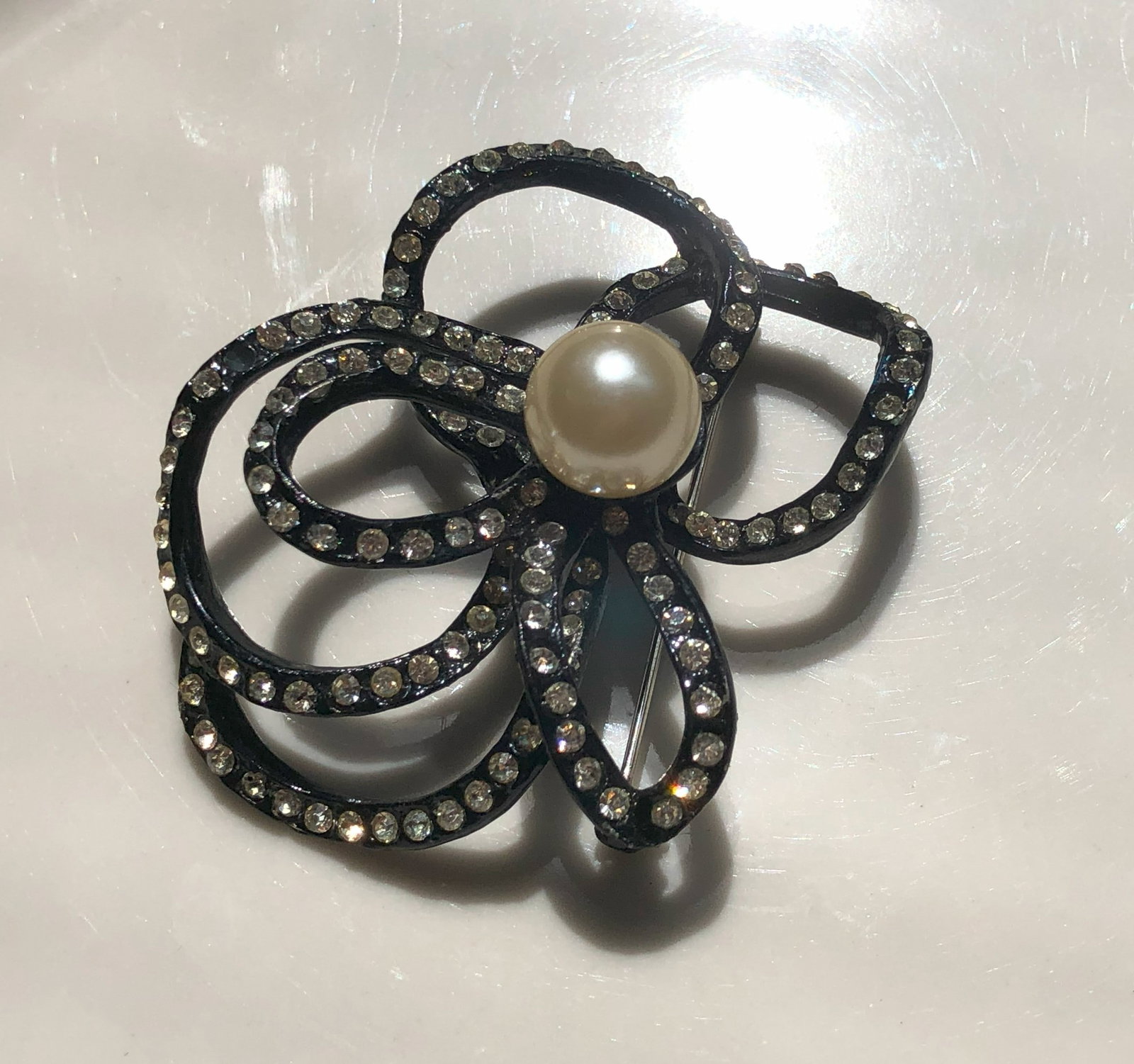 Vintage brooch Pin: Vintage brooch Pin