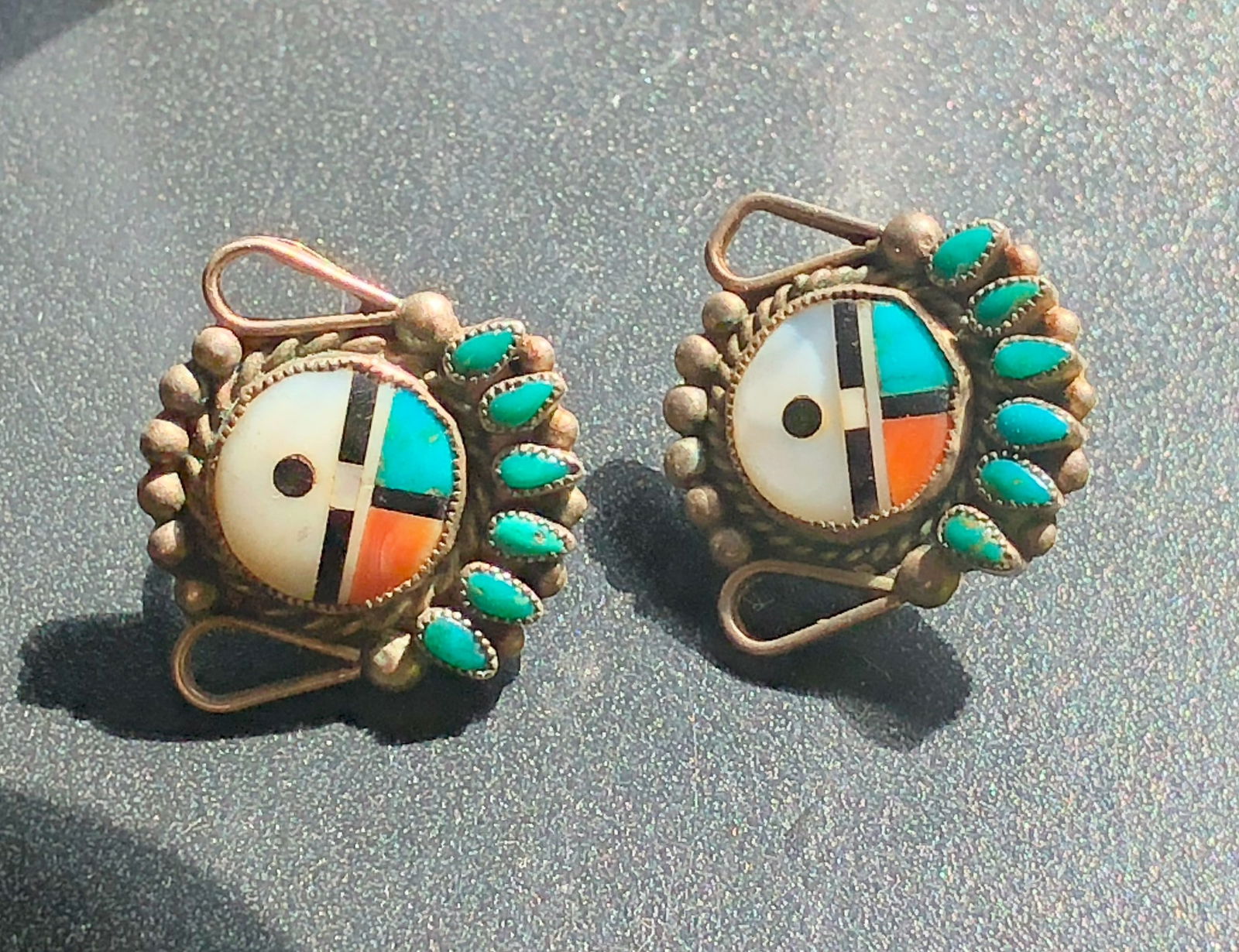 Pair of silver Earrings: Pair of silver Earrings