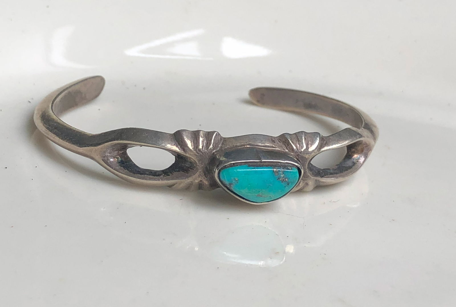 Vintage Silver Turquoise Bracelet: Vintage Silver Turquoise Bracelet