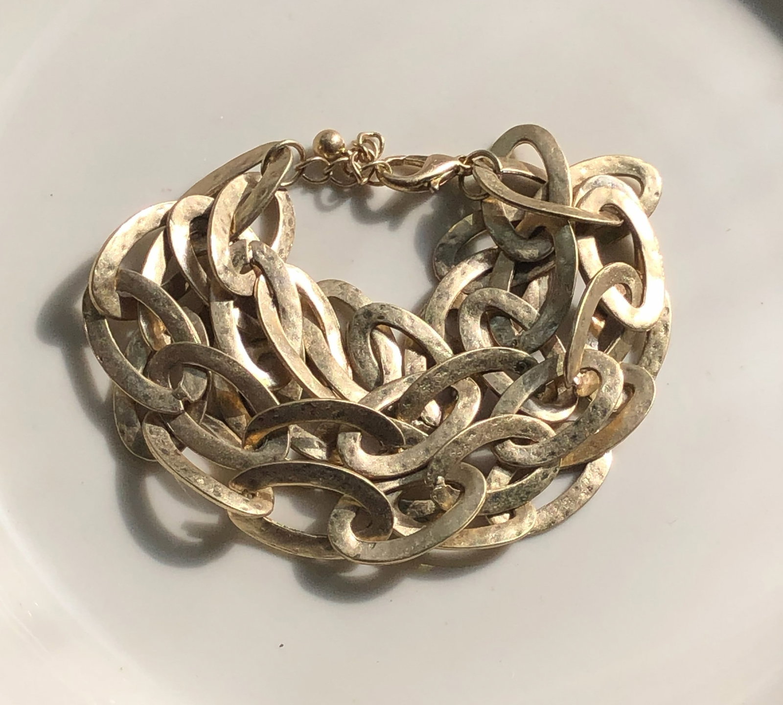 Chain Bracelet: Elegant chain bracelet with a classic design.
