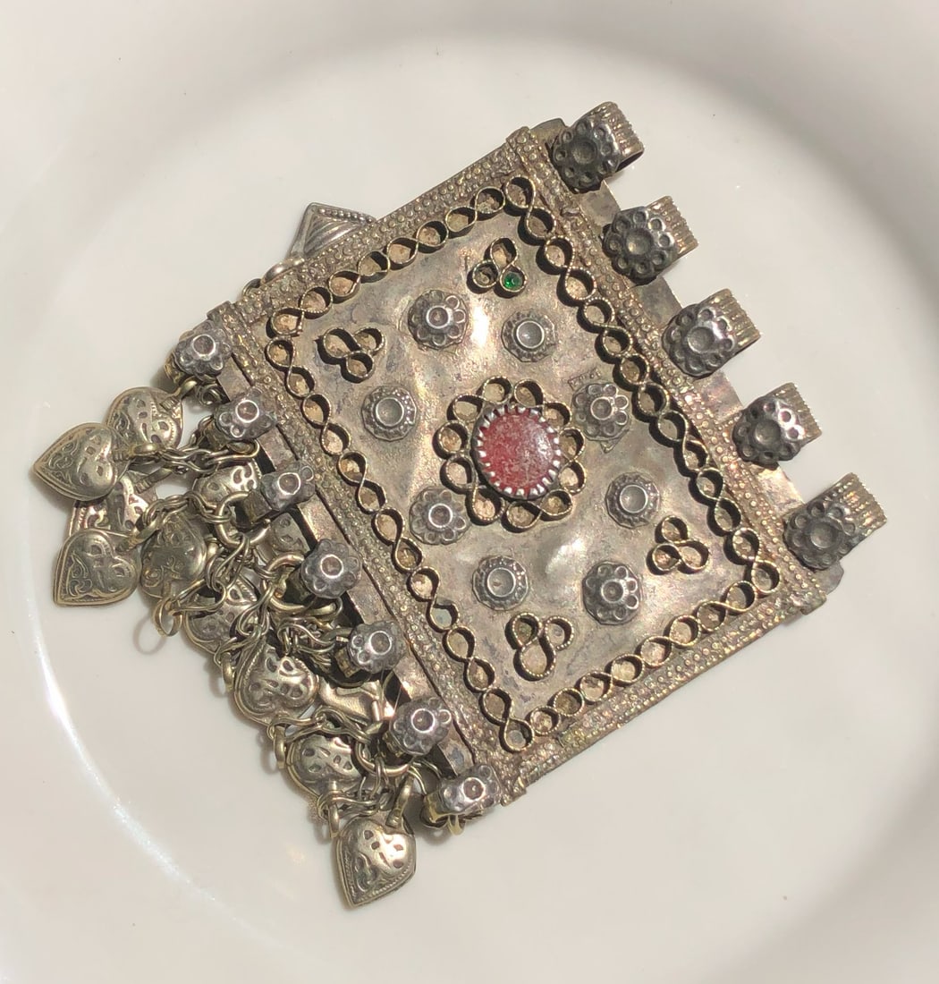 Vintage Pendant: Vintage Pendant, Size: 3"