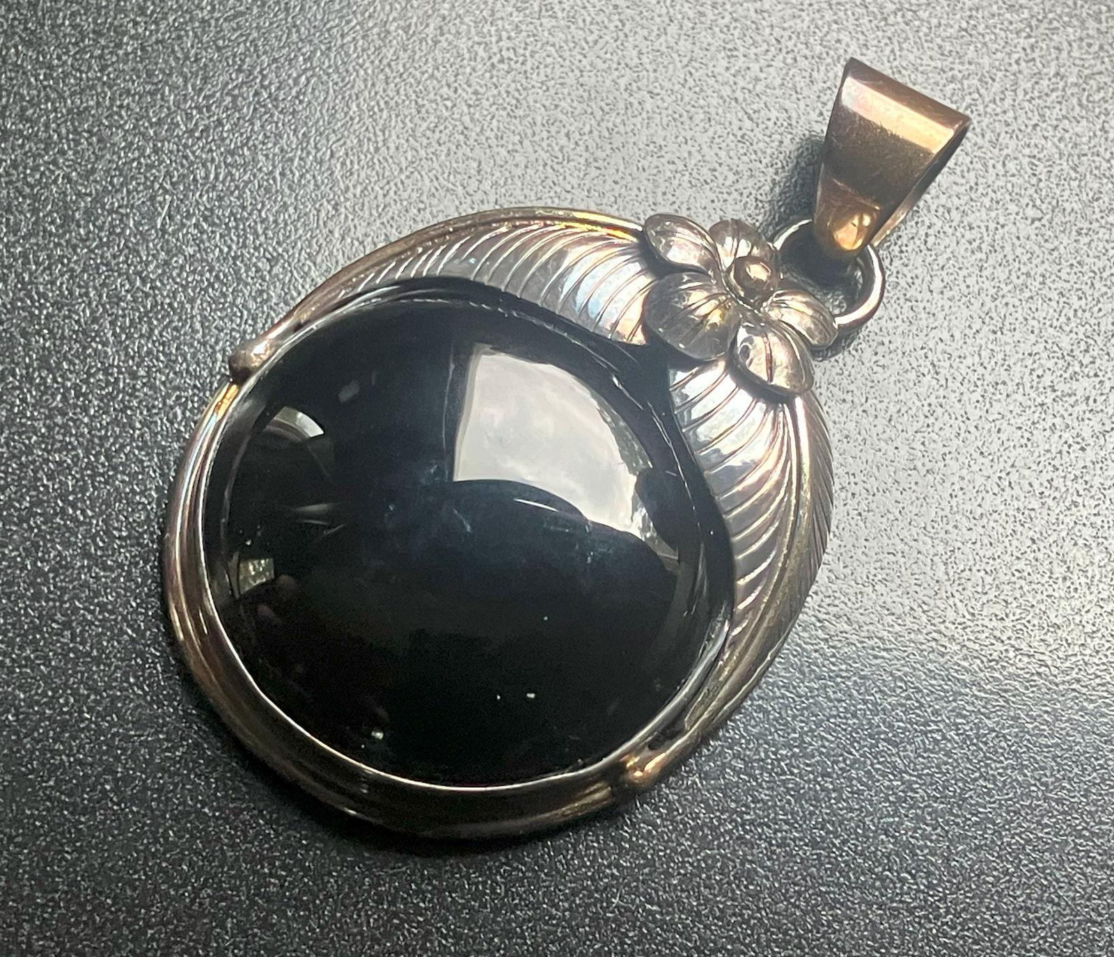 Black Onyx Silver Pendant (1 of 3)