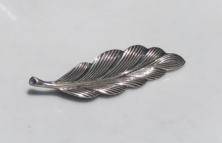 Vintage silver Brooch Pin