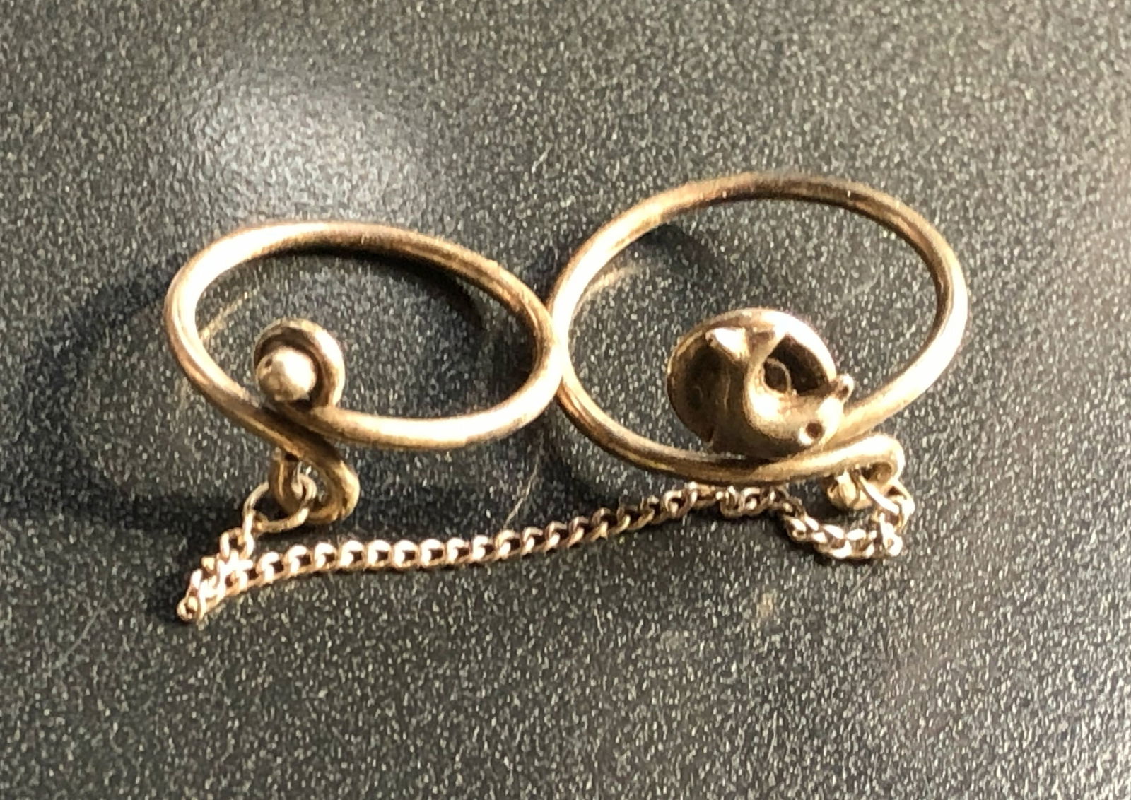 Two Rings with a chain: Two Rings with a chain, Size 6 and 5