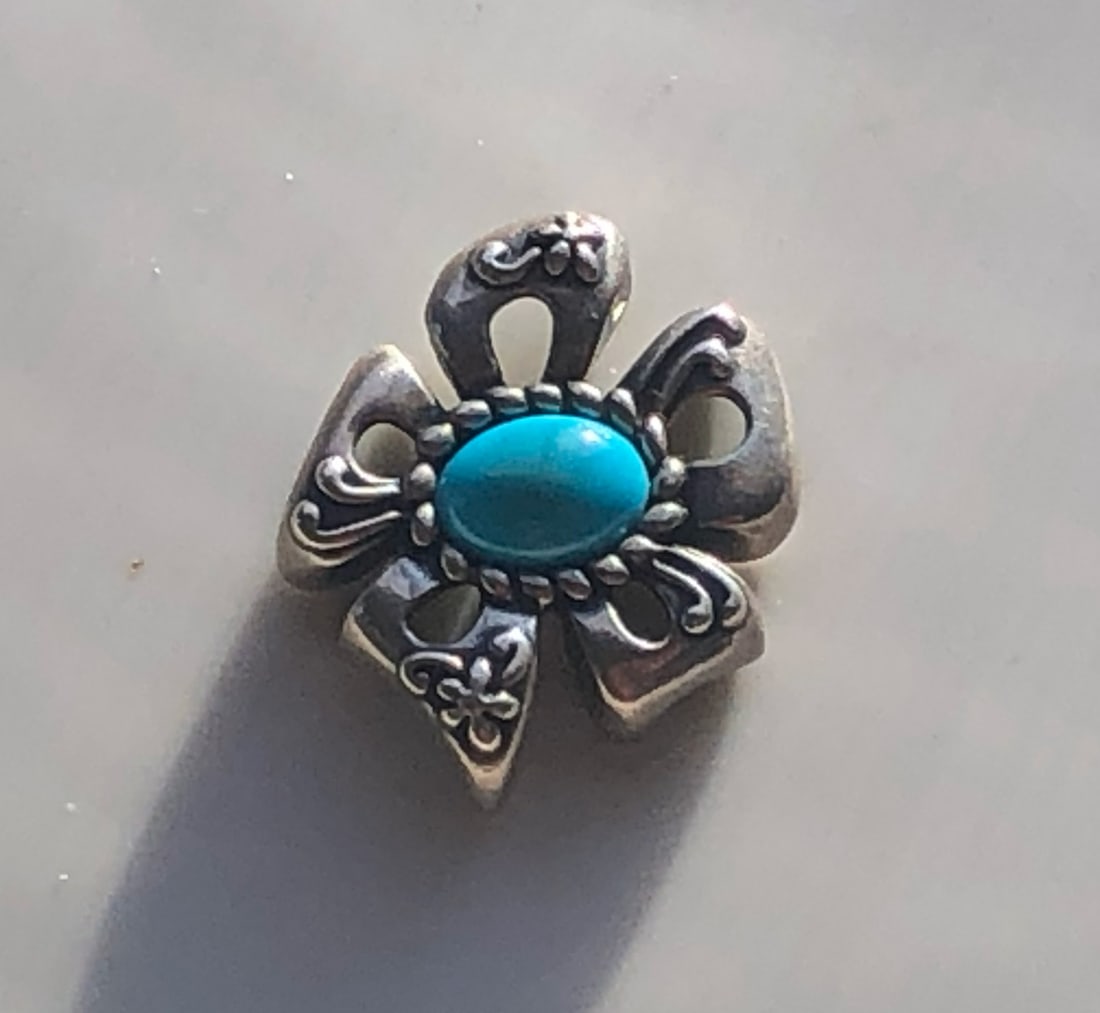 Vintage Silver Pendant: Vintage Silver Pendant