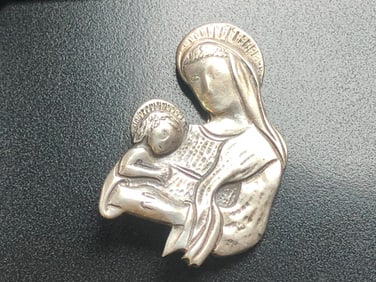 Vintage Silver Brooch Pin