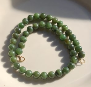 Vintage Green Jade Necklace, Size of bead: 10mm