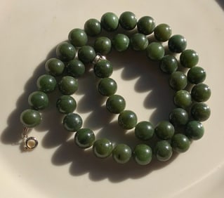 Vintage Green Jade Necklace, Size of bead: 10mm