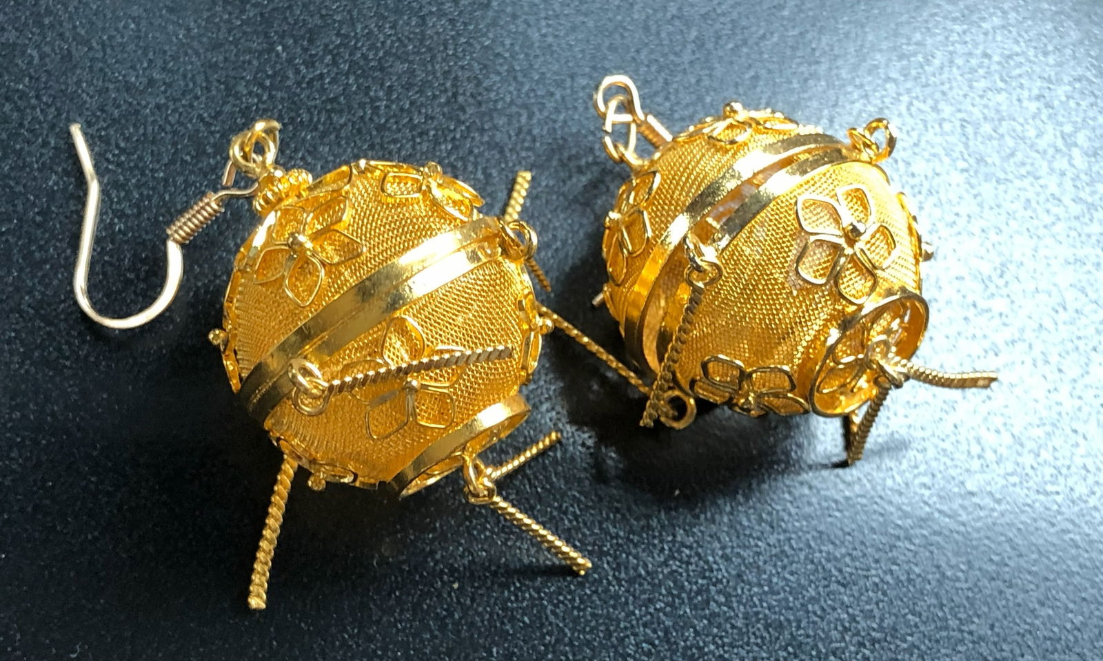 Pair of Gold Filled Earrings: Pair of Gold Filled Earrings, Size of bead: 1"