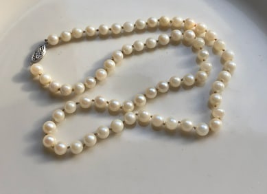 14K Gold Clasp Sea Pearl Necklace