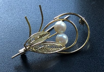 Vintage Silver Brooch Pin