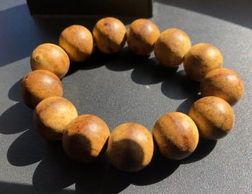 Antique Chen Xiang Beads Bracelet, Size of each bead: 16mm