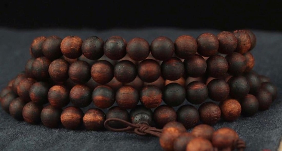 Qi Nan 108 Beads, Size of each bead: 8mm (1 of 2)