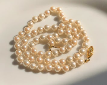 Vintage Pearl Necklace