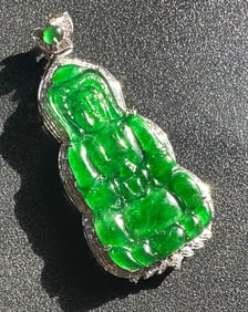 18K gold Diamond Jadeite Pendant