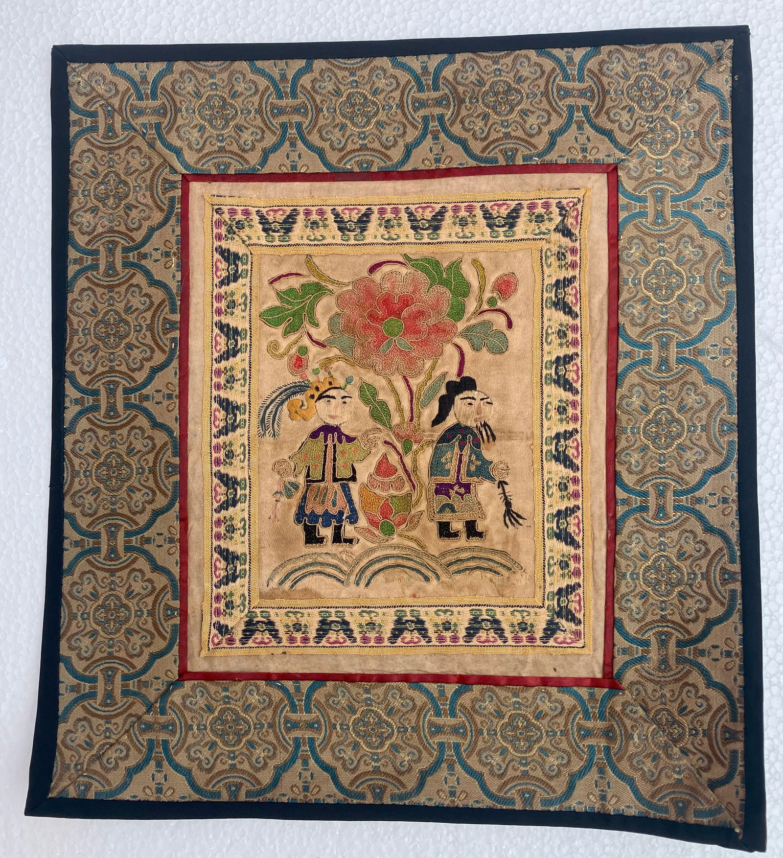 Vintage Embroidery Panel: Vintage Embroidery Panel, Diametyer: 10" x 10"