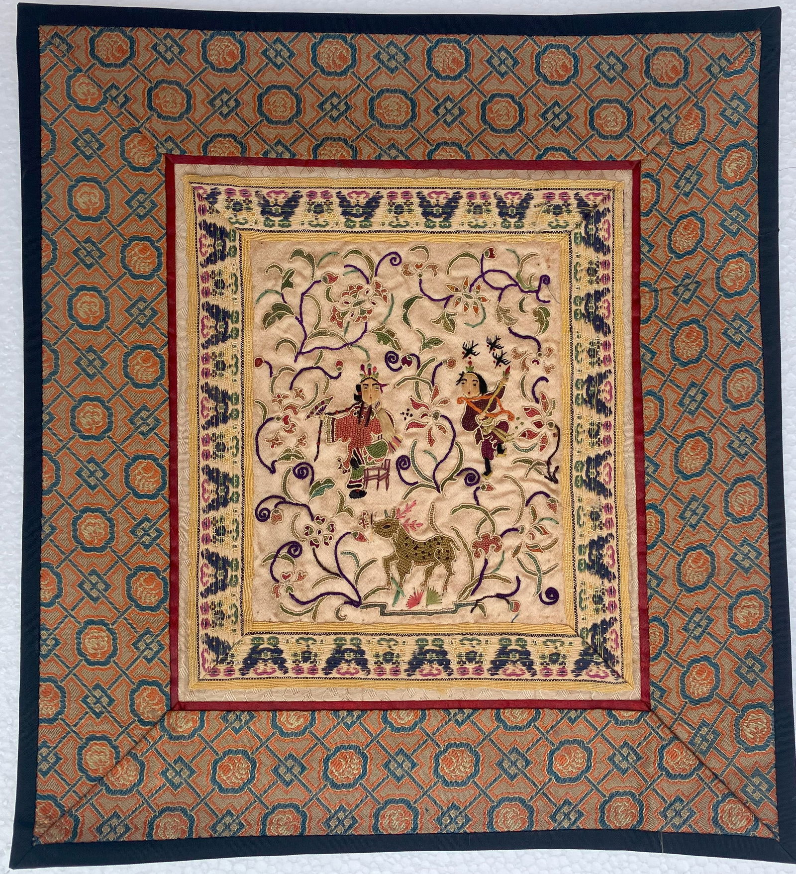 Vintage Embroidery Panel: Vintage Embroidery Panel, Diametyer: 10"x 10"