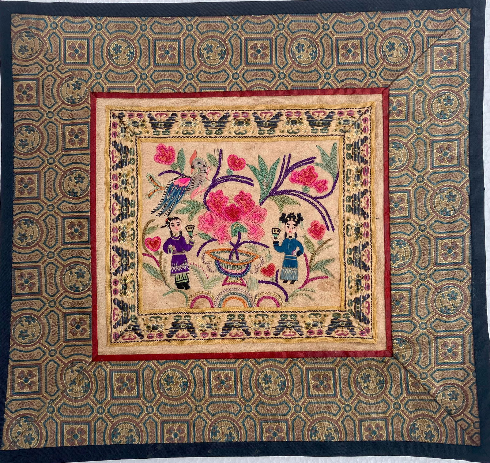 Vintage Embroidery Panel: Vintage Embroidery Panel, Diametyer: 10"x 10"