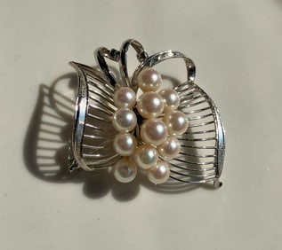 Vintage Sea Pearl Silver Brooch Pin