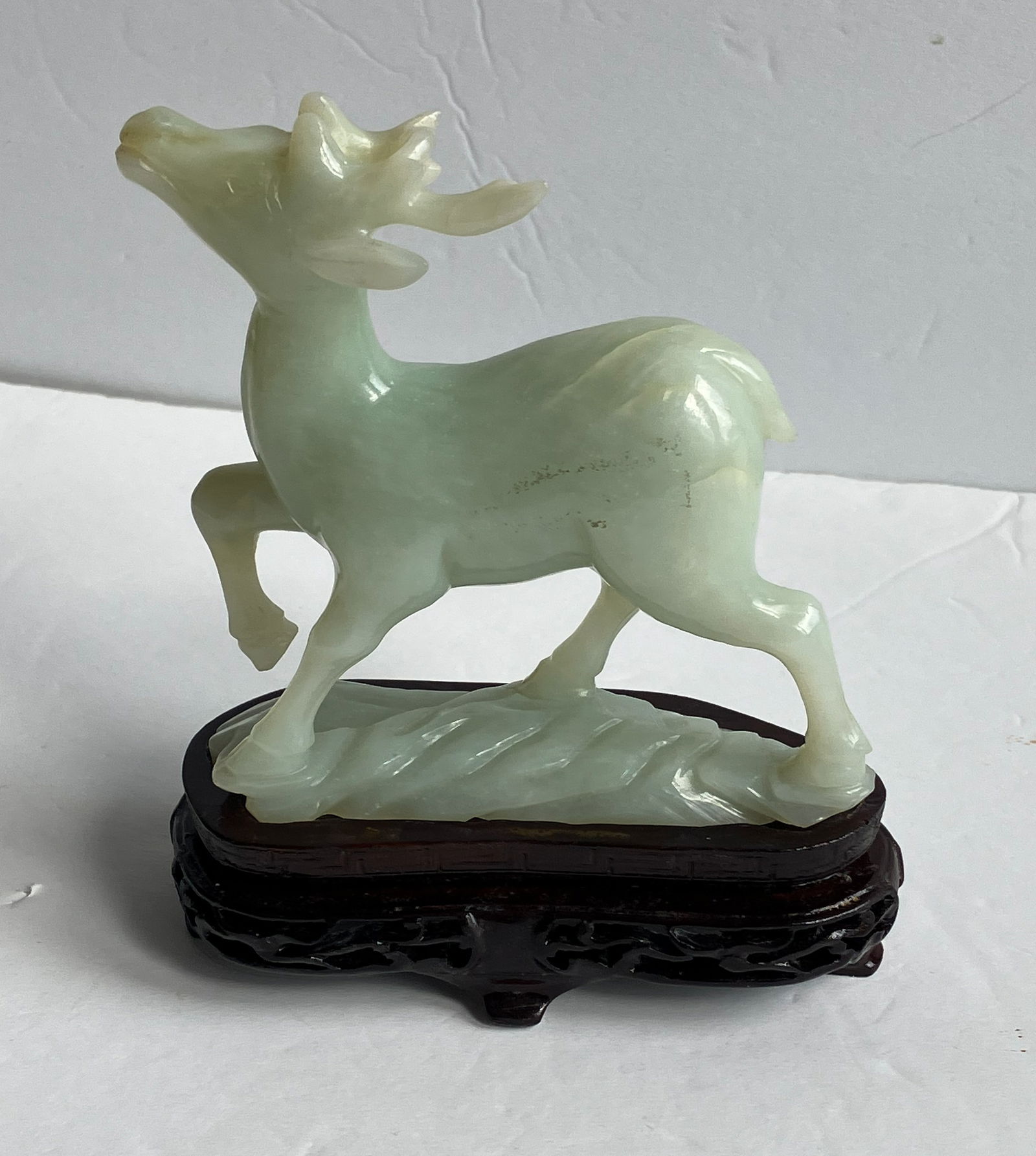 Vintage Jade Deer Statue: Vintage Jade Deer Statue, Size: 4"