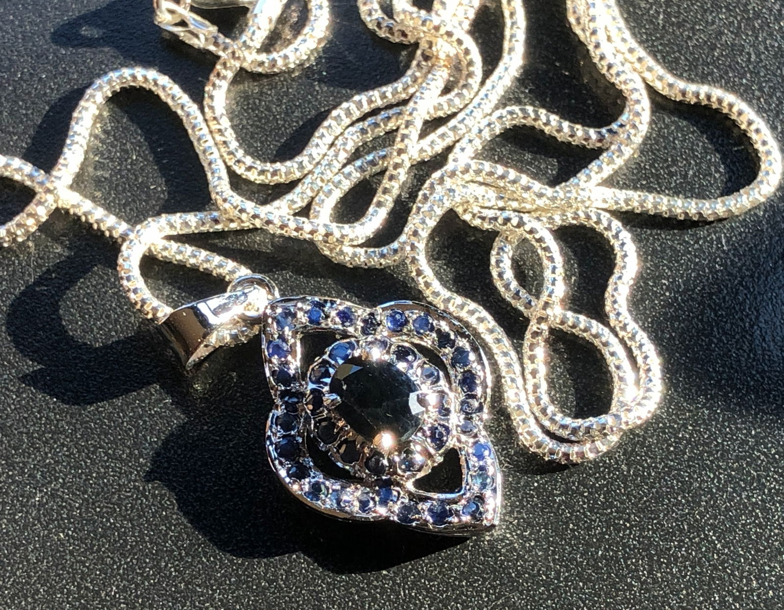 Vintgae Silver Necklace: Vintgae Silver Necklace