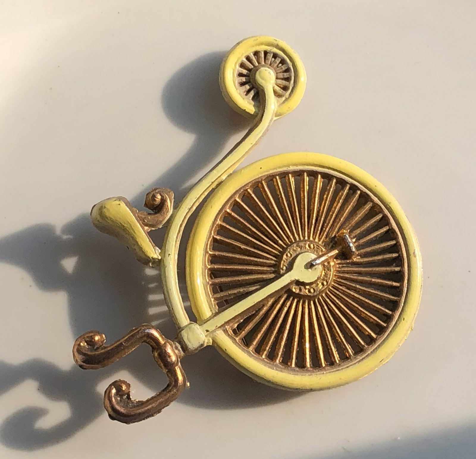 Vintage Brooch Pin: Vintage Brooch Pin