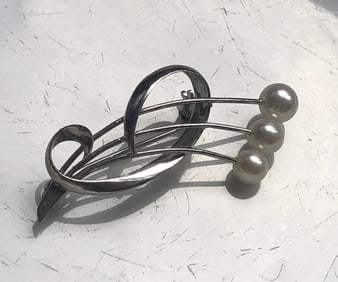 Silver Pearl Brooch Pin